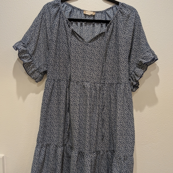 Altar'd State Navy and White Patterned Top - Picture 2 of 5